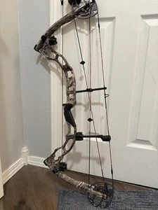 Blackout S3 Bow** RH/70lb - Picture 1 of 3