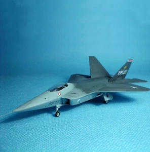1/144 YF-22 Lightning II US Kampfbomber Flugzeug Spielzeug Modell Militärbaugruppe - Bild 1 von 11