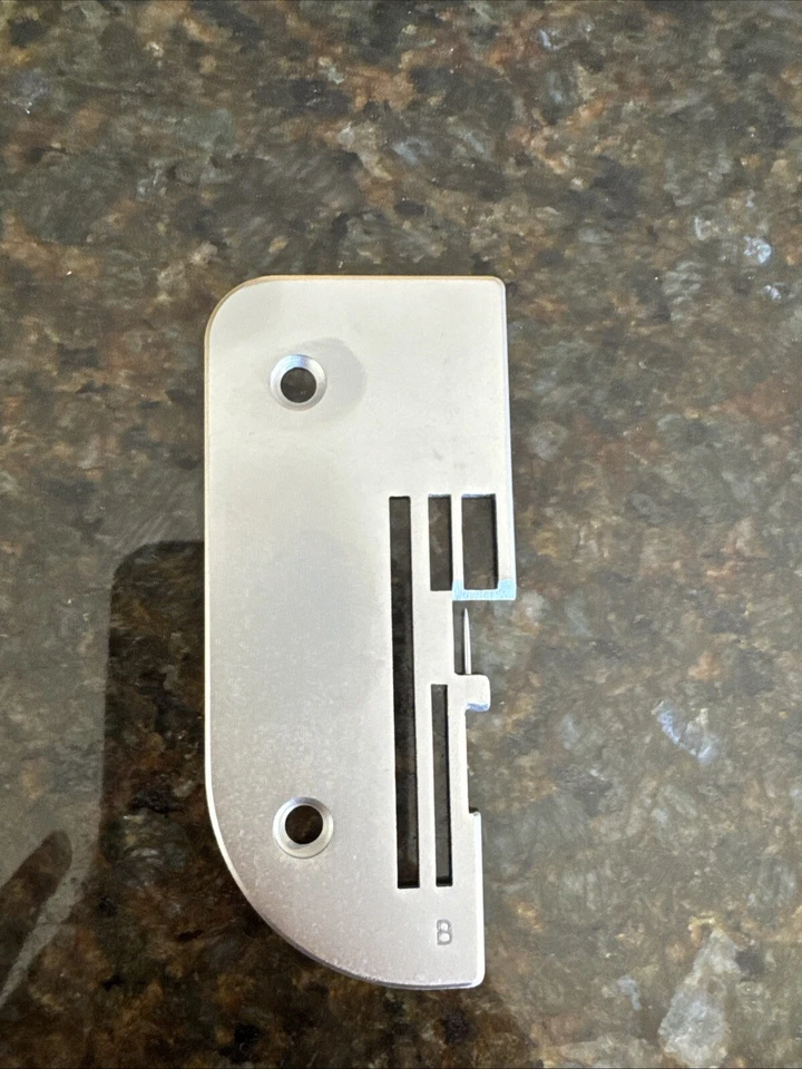 Placa Aguja Overlock 1250011-501 Calidad B Blanco/Toyota/pfaff Foto 1 de 1