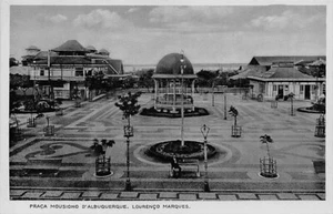 Postal MOZAMBIQUE: RPPC Mouzinho de Albuquerque Squ., Lourenco Marques - Imagen 1 de 2