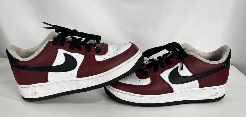 Nike Air Force 1 низкий LV8 команды красный черный белый FD0300-600 молодежные туфли размер 6,5Y - Изображение 1 из 4