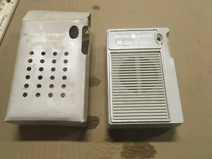 Vintage General Electric Model P946F with vinyl case - working - Picture 1 of 11