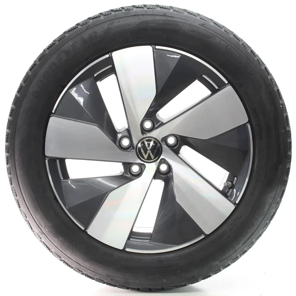 VW Passat B9 Variant CJ Winterräder Bologna Goodyear 215/55R17 DOT24 3J0601025B - Bild 1 von 4