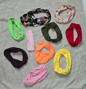 Lotto 10 fasce sportive senza marchio 5 grandi scrunchies nere e 17 mini scrunchies - Foto 1 di 3