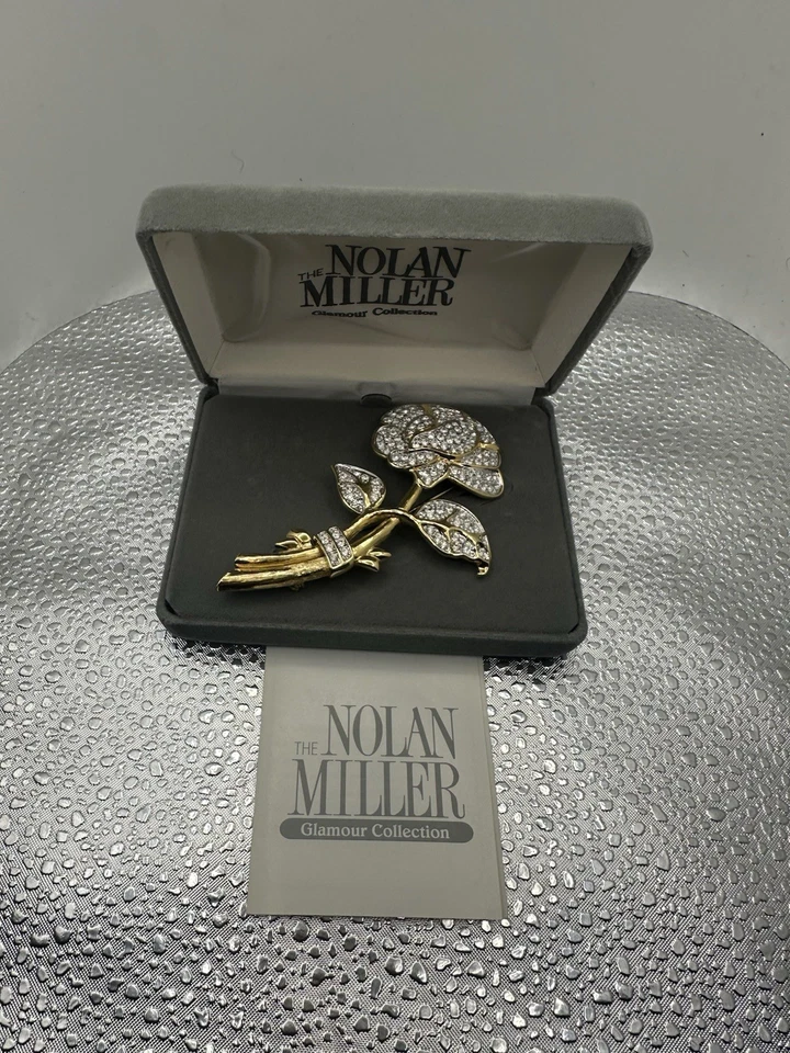 Broche vintage Nolan Miller coleção glamour ouro AMOR rosa strass com caixa - Imagem 1 de 4
