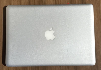 Apple MacBook Pro 13" A1278 - 2.26GHz Core 2 Duo, 8GB RAM, 500GB HDD, OS X Foto 1 de 4