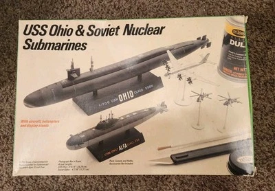 Testors USS Ohio Soviet Submarines 1/700 902 Model Kit - Image 1 of 4