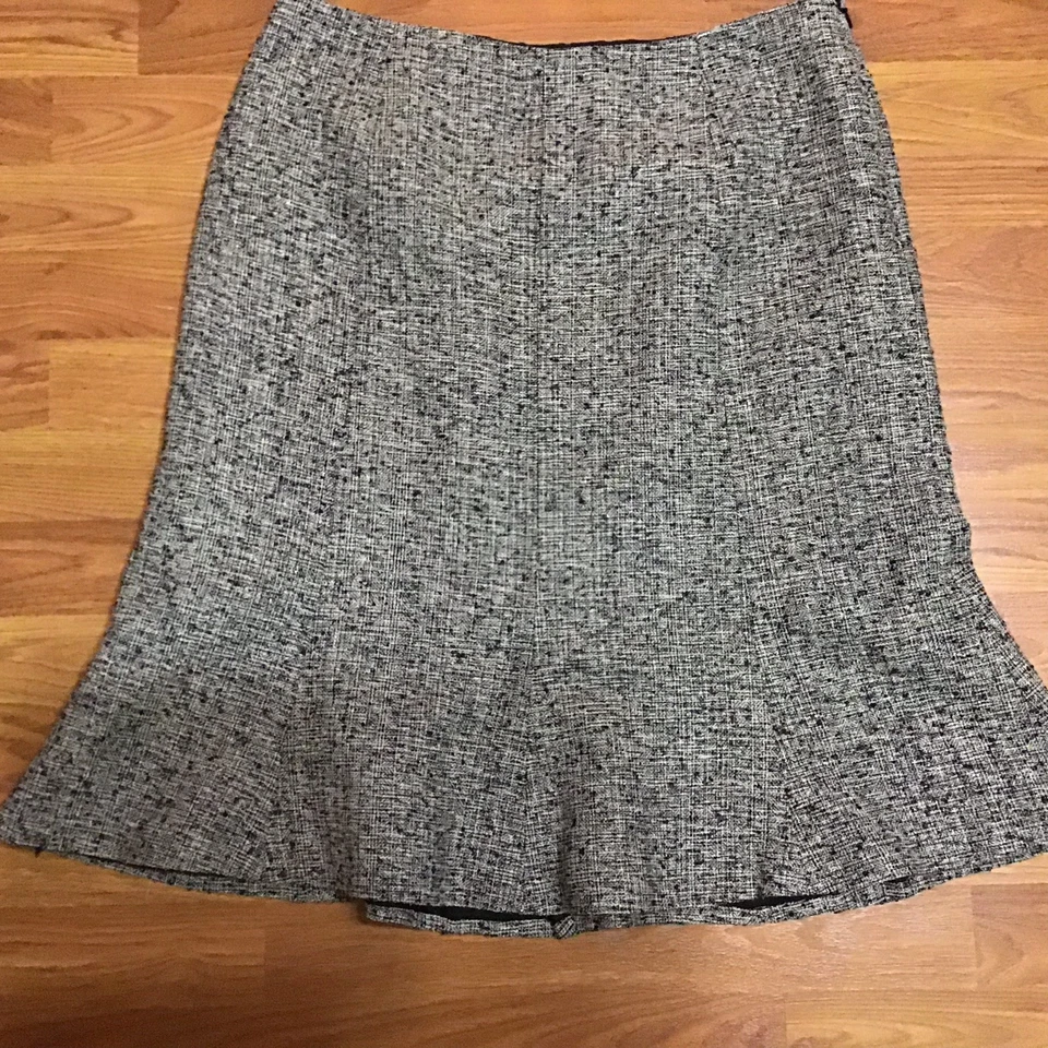 Womens Josephine Chaus Skirt Size 10 Part Silk Black White Lining Flare Career - Image 1 of 4