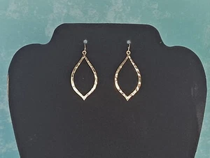 Vintage Gold Tone Pierced Dangle Earrings - Picture 1 of 1