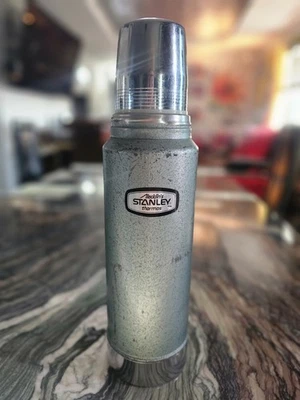 Antiga garrafa térmica verde Aladdin Stanley 1 quarto A-944DH rolha 13B cabo RH94, EUA - Imagem 1 de 4