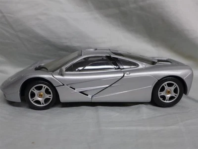 Maisto 1: 18 压铸银 McLAREN F1 (1993) — 第 1/4 张图片