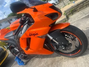 Kawasaki Ninja ZX6R - Picture 1 of 6