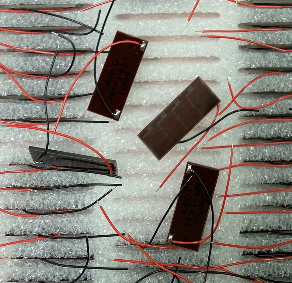 Célula solar amorfa SANYO AM-1411 para interior/tipo vidro **NOVO** Qtd.1 - Imagem 1 de 1