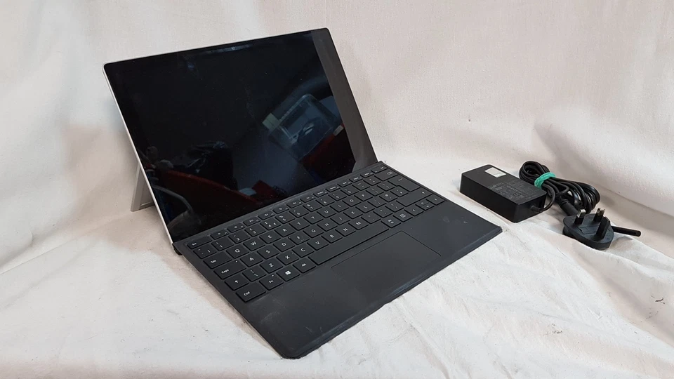 Microsoft Surface Pro 7+ Plus 12.3" Laptop Intel Core i5-1135G7 16GB 256GB SSD - Image 1 of 4