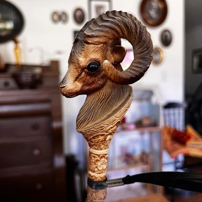 Zapato 21" Cuerno Cabeza de Carnero Tallado Madera Aspecto Plástico Duro Ornamentado Hong Kong No. 6152 Foto 1 de 4