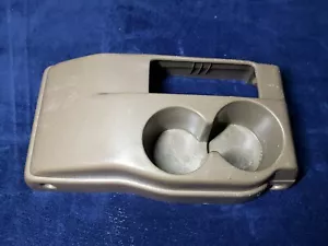 01-04 TOYOTA TACOMA 2WD AUTO FLOOR SHIFT SHIFTER BEZEL CONSOLE TRIM CUP HOLDER - Foto 1 di 7
