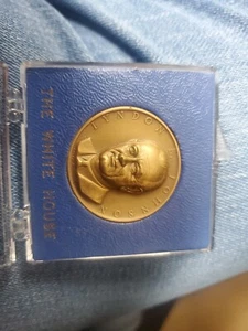 Presidente LBJ Johnson Oficial Casa Blanca Sorteo Estuche Imagen Medalla 2” En general - Imagen 1 de 3