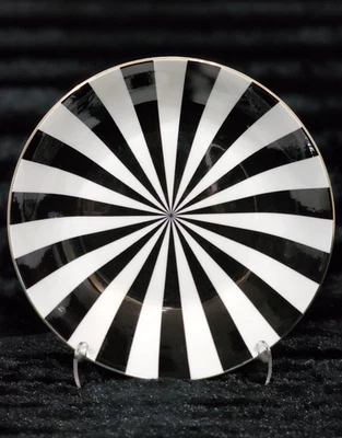 4 Christian Siriano Black White Dinner Bowls 8" Porcelain Candy Stripe Gold Trim - Image 1 of 4