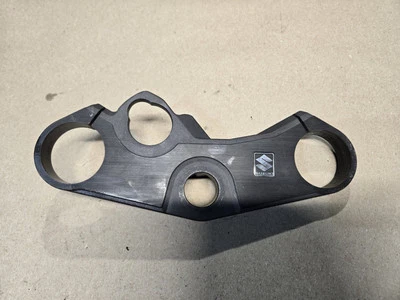 07 08 SUZUKI GSXR 1000 ÁRVORE TRIPLA SUPERIOR #128 2007 2008 GSXR1000 - Imagem 1 de 4