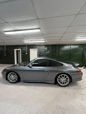 Porsche 996 Carrera 4 - Image 1 of 4