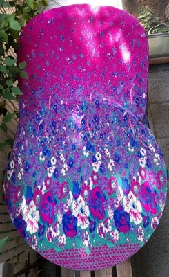 Italienischer Plisseestoff •Magenta-farbig  mit floralem Muster für den Sommer - Bild 1 von 4