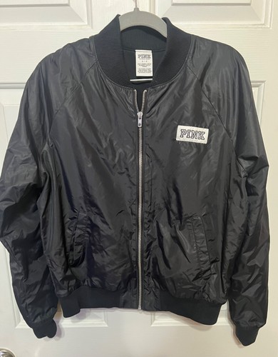 UNDERCOVER Giacca Bomber Zip ROSA by Victoria's Secret Nera con LOGO sul retro Taglia S