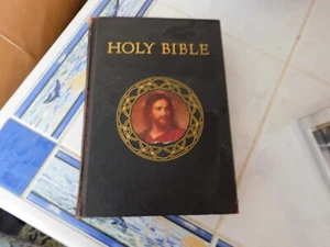 HOLY BIBLE VINTAGE 1953 CATHOLIC GOODWILL PRESS HARD COVER GOLD LEAF PAGES - Picture 1 of 9