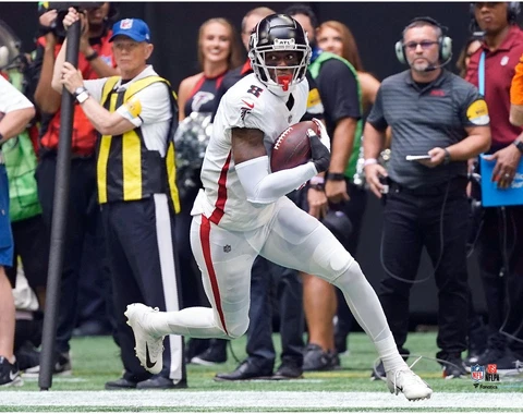 Kyle Pitts Atlanta Falcons Unsigned NFL Rookie Debut Photograph Cover