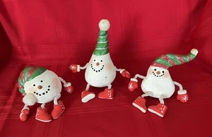 Pupazzo di neve natalizio statuine da mensola in ceramica - fatte a mano - set di 3 - Foto 1 di 10