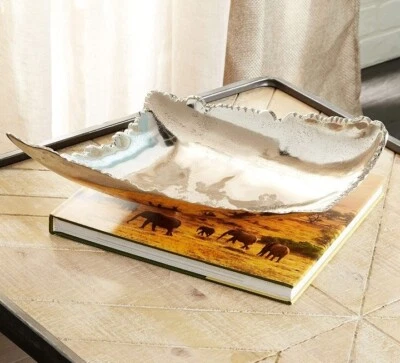 CosmoLiving by Cosmopolitan Contemporary Aluminum Irregular Tray, 16" x 11" x 5" - Image 1 of 2