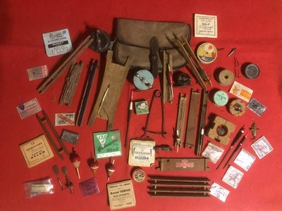 MATERIEL DE PÊCHE ANCIEN (TROUSSE, MOULINETS, LEURRES, PLIOIRS...) - Photo 1/4
