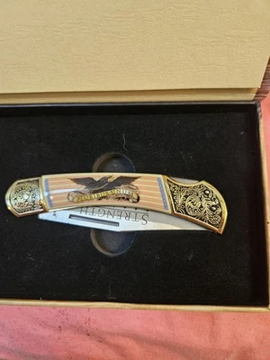 American virtues freedom gold toned collector's knife in box - Image 1 of 4