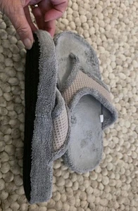 ACORN WMNS SZ 8-9 SLIPPER FLIP FLOP GRAY - Picture 1 of 3