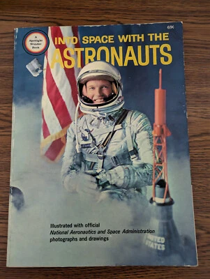 Into Space With The Astronauts - A Spotlight Wonder Book 1965 - Изображение 1 из 4