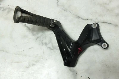 14 Polaris Victory Judge 106 reposapiés pasajero trasero izquierdo clavija y montaje Foto 1 de 4