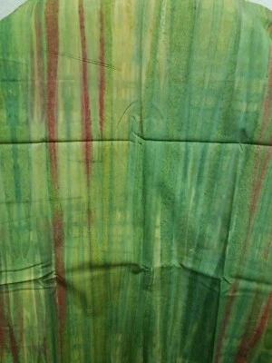 Tela de algodón Batik - verde oscuro/ claro con/rojo/amarillo, 35" L x 45" W Foto 1 de 2
