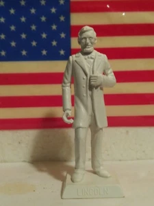 Vintage 1953 Marx Toys Abraham Lincoln 16th President Mini Statue EX+ - Picture 1 of 2