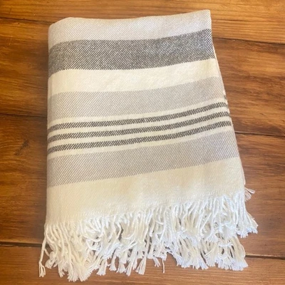 Manta Texteis Penedo a rayas flecos gris marfil algodón neutro Portugal Foto 1 de 4