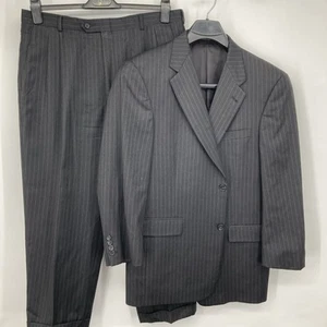 Hart Schaffner Marx Gold Trumpeter Suit Men's 42R | 36x27 Charcoal Wool Stripes - Picture 1 of 21