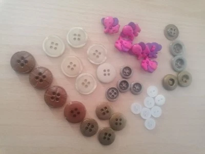 Knopfkonvolut - Bild 1 von 4