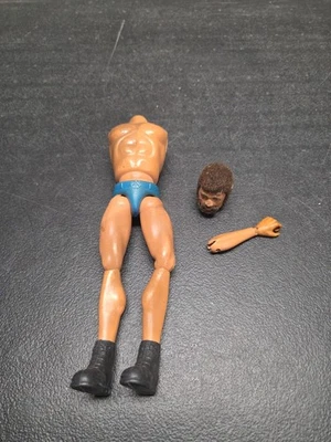 De colección 1975 GI Joe Adventure Team Cuerpo Muscular Hablando Piezas Sueltas O Reparación Foto 1 de 4
