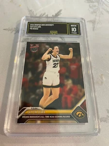 CAITLIN CLARK IOWA 2024 BOWMAN NOW UNIVERSITY ROOKIE RC # 61 GRADO 10 L@@K - Foto 1 di 2