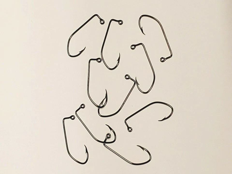 1000 MUSTAD 32500BN BLACK CHROME SKIPPY (SICKLE) BEND JIG HOOKS - Image 1 of 1