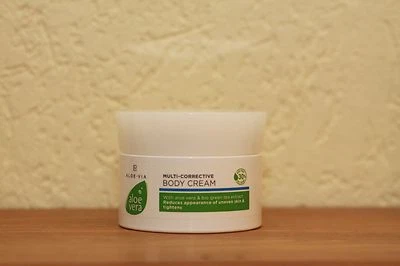 134,95 €/ L   LR Aloe Via  Aloe Vera Korrigierende Körpercreme   200 ml - Bild 1 von 2