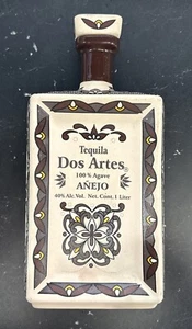 BOTELLA (vacía) de Dos Artes Tequila Anejo única cerámica pintada a mano - Imagen 1 de 6