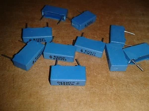 TAPAS DE AUDIO PARA PELÍCULA APILADA DE ALTA GAMA SIEMENS B32521 100nF 250V 20 un. - Imagen 1 de 1