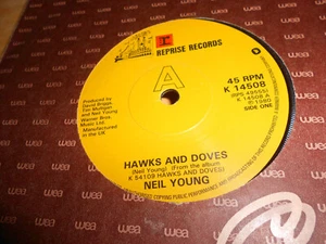 neil young vinyl 45 uk REPRISE hawks and doves/union man - Picture 1 of 1