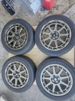 paquetes ruedas y neumáticos Foto 1 de 4