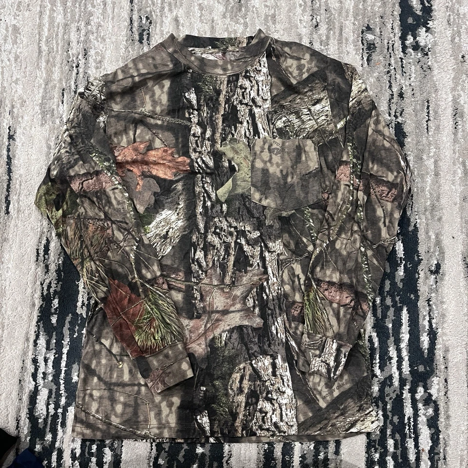 Under Armour Men's Longsleeve  Camo Hunting Shirt Size Medium - Image 1 of 4