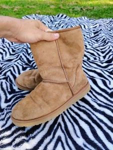 UGG Boots Classic Short 5825 Bootie Damen US 9 braun Wildleder Lammfell gefüttert - Bild 1 von 11